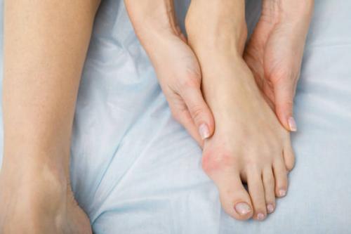 Votre podologue Jeremy Saal soulage vos douleurs liées à l'hallux valgus ! Votre podologue Jeremy Saal soulage vos douleurs liées à l'hallux valgus !